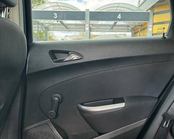 Сірий Опель Астра, об'ємом двигуна 2 л та пробігом 290 тис. км за 7200 $, фото 26 на Automoto.ua