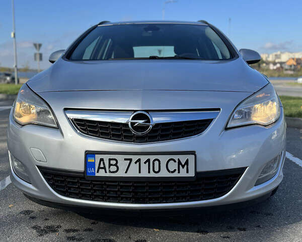 Серый Опель Астра, объемом двигателя 2 л и пробегом 136 тыс. км за 7900 $, фото 2 на Automoto.ua