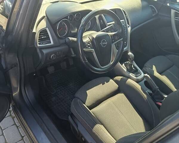 Серый Опель Астра, объемом двигателя 1.7 л и пробегом 196 тыс. км за 7100 $, фото 7 на Automoto.ua