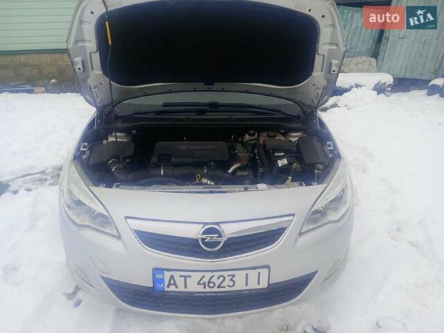Серый Опель Астра, объемом двигателя 1.7 л и пробегом 206 тыс. км за 7499 $, фото 5 на Automoto.ua