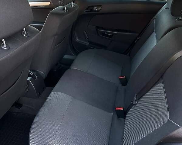 Опель Астра 2011 в Луцке на Automoto.ua Серый Опель Астра, объемом двигателя 1.6 л и пробегом 172 тыс. км за 5900 $, фото 19 на Automoto.ua