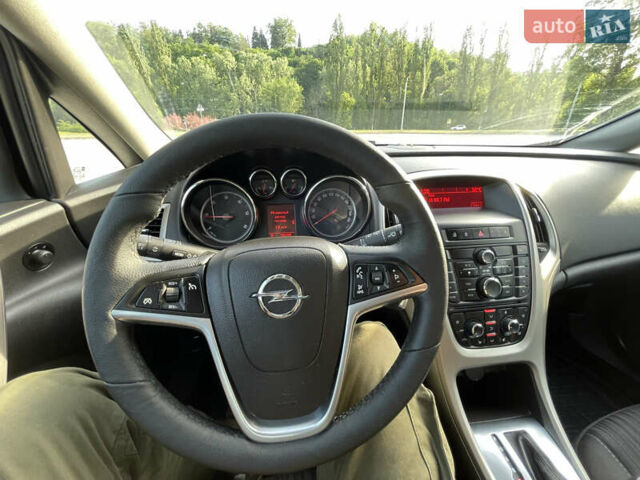 Серый Опель Астра, объемом двигателя 2 л и пробегом 314 тыс. км за 6500 $, фото 12 на Automoto.ua