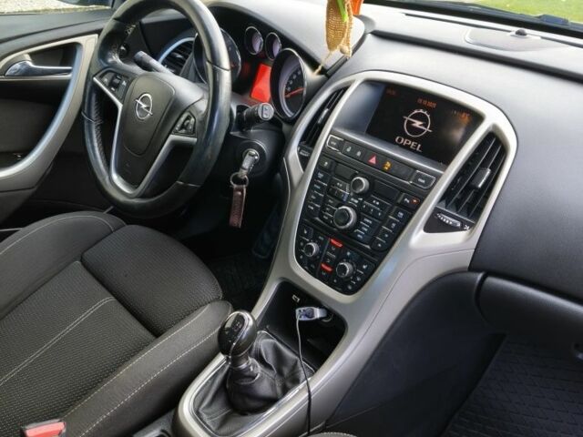 Серый Опель Астра, объемом двигателя 1.7 л и пробегом 320 тыс. км за 6700 $, фото 5 на Automoto.ua