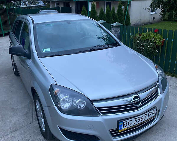 Серый Опель Астра, объемом двигателя 1.7 л и пробегом 250 тыс. км за 5900 $, фото 5 на Automoto.ua