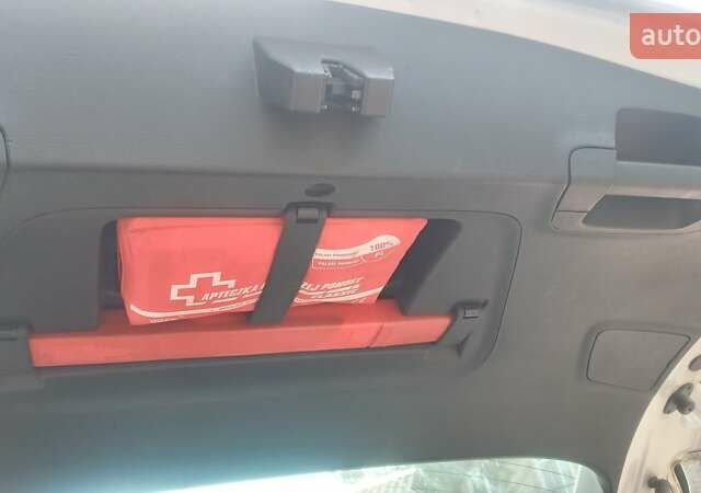 Серый Опель Астра, объемом двигателя 1.69 л и пробегом 187 тыс. км за 6800 $, фото 12 на Automoto.ua