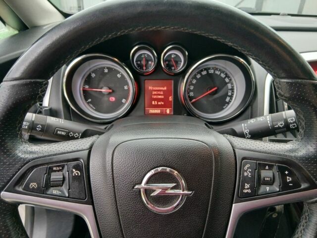 Серый Опель Астра, объемом двигателя 1.7 л и пробегом 266 тыс. км за 7500 $, фото 6 на Automoto.ua