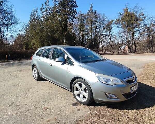 Серый Опель Астра, объемом двигателя 1.3 л и пробегом 251 тыс. км за 5500 $, фото 2 на Automoto.ua