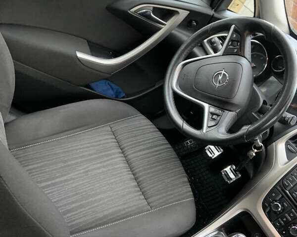 Серый Опель Астра, объемом двигателя 1.69 л и пробегом 230 тыс. км за 7600 $, фото 16 на Automoto.ua