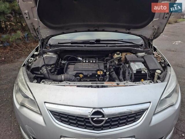 Сірий Опель Астра, об'ємом двигуна 1.4 л та пробігом 300 тис. км за 6400 $, фото 24 на Automoto.ua