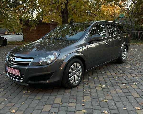 Опель Астра 2011 в Луцке на Automoto.ua Серый Опель Астра, объемом двигателя 1.6 л и пробегом 172 тыс. км за 5900 $, фото 6 на Automoto.ua
