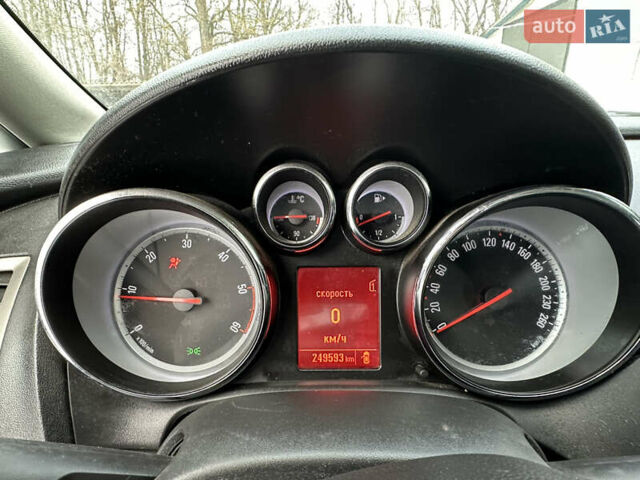 Серый Опель Астра, объемом двигателя 1.69 л и пробегом 249 тыс. км за 3350 $, фото 14 на Automoto.ua