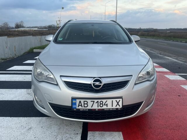 Серый Опель Астра, объемом двигателя 1.2 л и пробегом 255 тыс. км за 5700 $, фото 2 на Automoto.ua