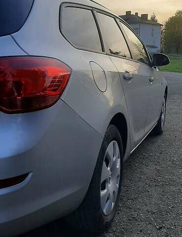 Серый Опель Астра, объемом двигателя 1.7 л и пробегом 248 тыс. км за 6950 $, фото 14 на Automoto.ua