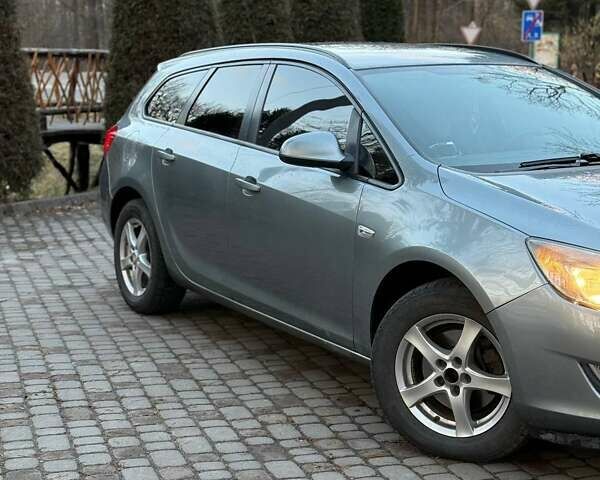 Опель Астра 2011 в Дрогобыче на Automoto.ua Серый Опель Астра, объемом двигателя 1.69 л и пробегом 261 тыс. км за 6550 $, фото 1 на Automoto.ua