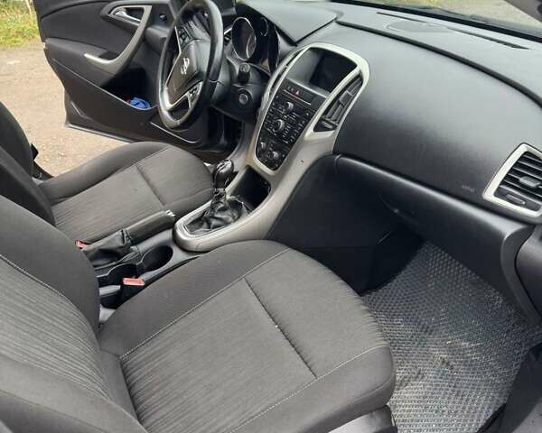 Серый Опель Астра, объемом двигателя 1.69 л и пробегом 240 тыс. км за 6200 $, фото 14 на Automoto.ua