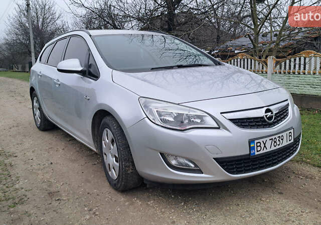 Серый Опель Астра, объемом двигателя 1.69 л и пробегом 210 тыс. км за 6500 $, фото 1 на Automoto.ua