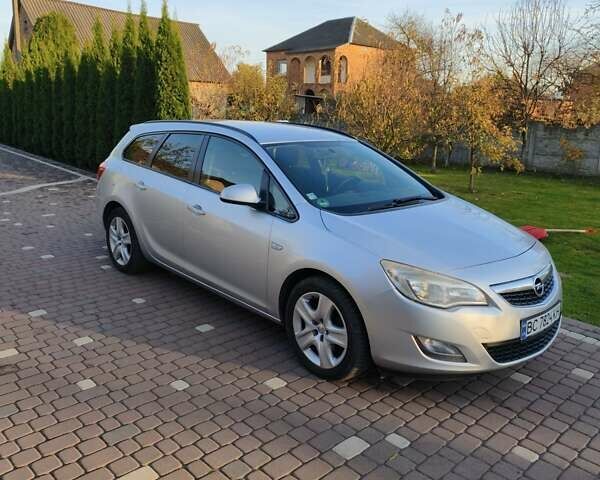 Серый Опель Астра, объемом двигателя 1.7 л и пробегом 309 тыс. км за 7000 $, фото 8 на Automoto.ua