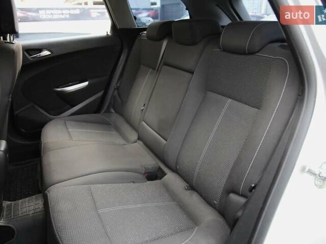 Серый Опель Астра, объемом двигателя 1.69 л и пробегом 233 тыс. км за 7800 $, фото 7 на Automoto.ua