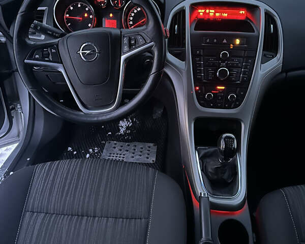 Сірий Опель Астра, об'ємом двигуна 1.7 л та пробігом 248 тис. км за 6700 $, фото 14 на Automoto.ua