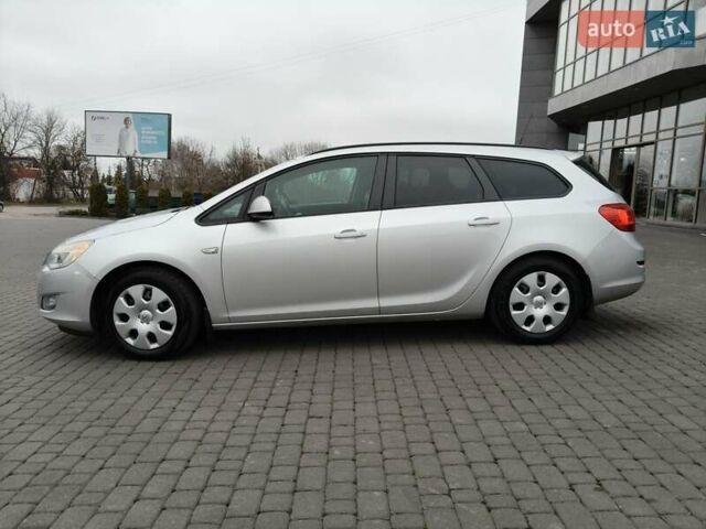 Серый Опель Астра, объемом двигателя 1.7 л и пробегом 276 тыс. км за 6500 $, фото 6 на Automoto.ua