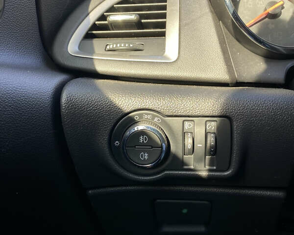 Опель Астра 2011 у Луцьку на Automoto.ua Сірий Опель Астра, об'ємом двигуна 1.4 л та пробігом 125 тис. км за 6700 $, фото 14 на Automoto.ua