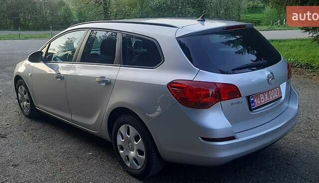 Серый Опель Астра, объемом двигателя 1.7 л и пробегом 248 тыс. км за 6950 $, фото 7 на Automoto.ua