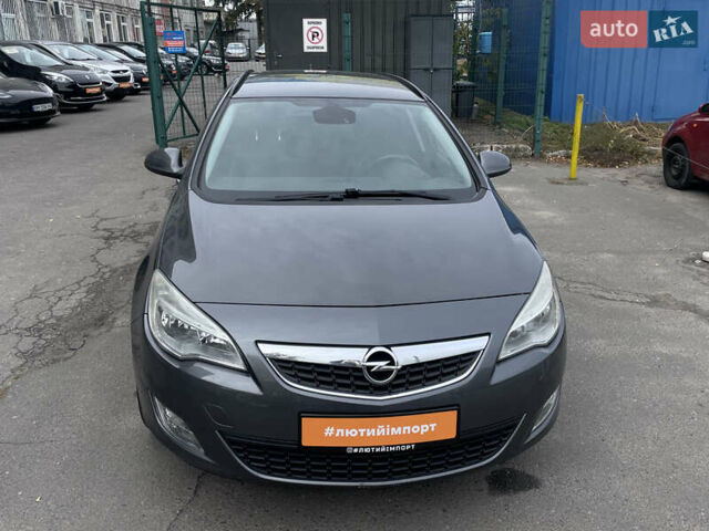 Сірий Опель Астра, об'ємом двигуна 1.7 л та пробігом 204 тис. км за 8700 $, фото 26 на Automoto.ua