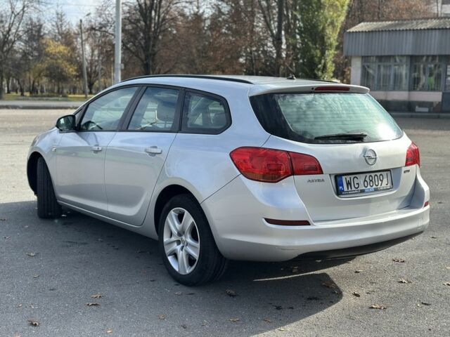 Серый Опель Астра, объемом двигателя 0 л и пробегом 123 тыс. км за 3500 $, фото 1 на Automoto.ua