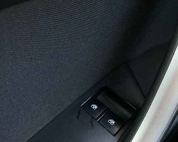 Опель Астра 2011 у Луцьку на Automoto.ua Сірий Опель Астра, об'ємом двигуна 1.4 л та пробігом 125 тис. км за 6700 $, фото 13 на Automoto.ua