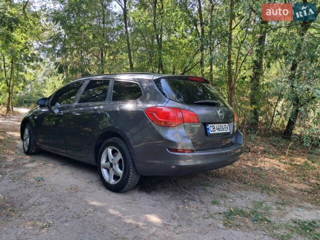 Серый Опель Астра, объемом двигателя 1.7 л и пробегом 315 тыс. км за 7800 $, фото 2 на Automoto.ua