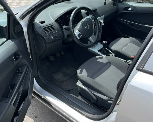 Сірий Опель Астра, об'ємом двигуна 1.6 л та пробігом 94 тис. км за 6900 $, фото 5 на Automoto.ua