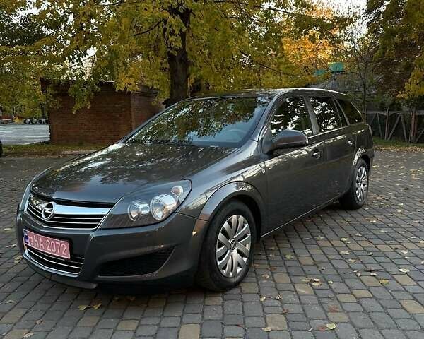 Опель Астра 2011 в Луцке на Automoto.ua Серый Опель Астра, объемом двигателя 1.6 л и пробегом 172 тыс. км за 5900 $, фото 38 на Automoto.ua