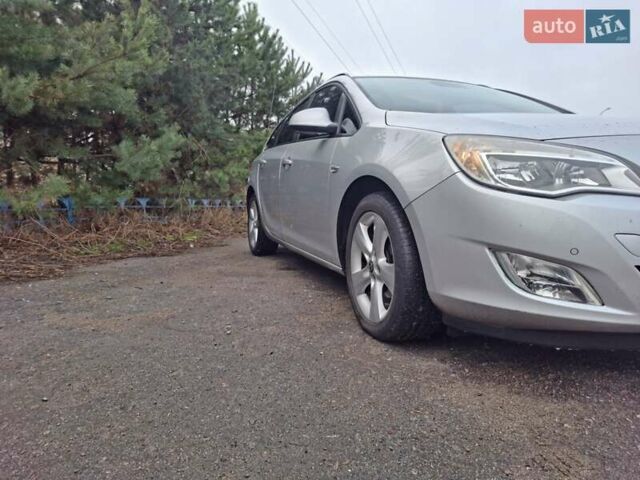 Сірий Опель Астра, об'ємом двигуна 1.4 л та пробігом 300 тис. км за 6400 $, фото 1 на Automoto.ua