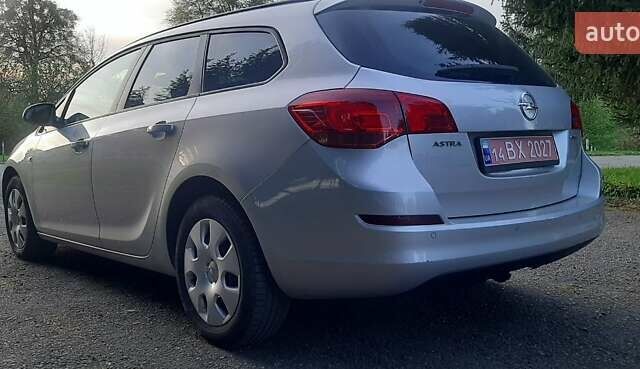 Серый Опель Астра, объемом двигателя 1.7 л и пробегом 248 тыс. км за 6950 $, фото 8 на Automoto.ua