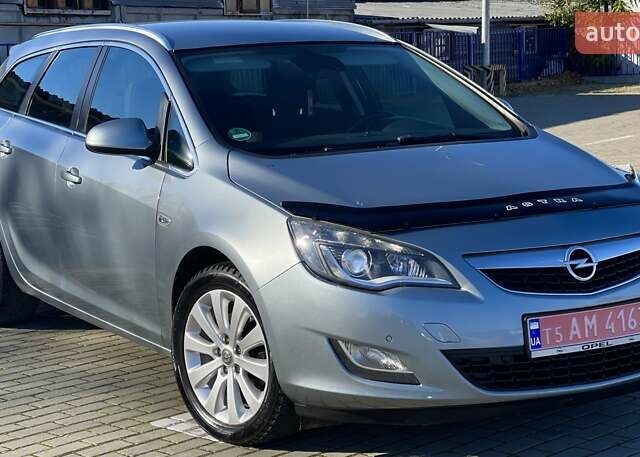 Серый Опель Астра, объемом двигателя 1.7 л и пробегом 259 тыс. км за 7700 $, фото 10 на Automoto.ua