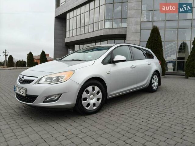 Серый Опель Астра, объемом двигателя 1.7 л и пробегом 276 тыс. км за 6500 $, фото 1 на Automoto.ua