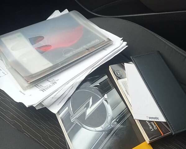 Серый Опель Астра, объемом двигателя 1.69 л и пробегом 240 тыс. км за 6150 $, фото 34 на Automoto.ua