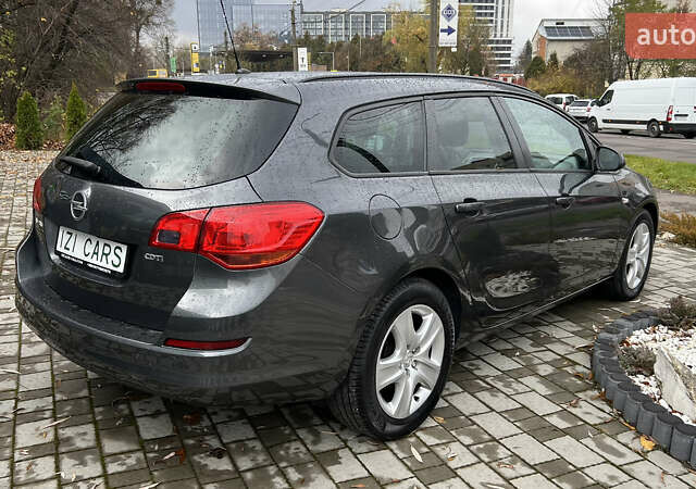 Серый Опель Астра, объемом двигателя 1.7 л и пробегом 319 тыс. км за 6400 $, фото 6 на Automoto.ua