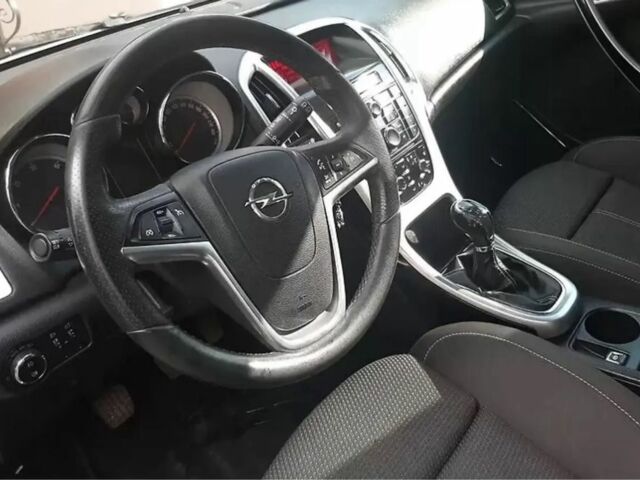 Серый Опель Астра, объемом двигателя 1.7 л и пробегом 216 тыс. км за 6300 $, фото 1 на Automoto.ua