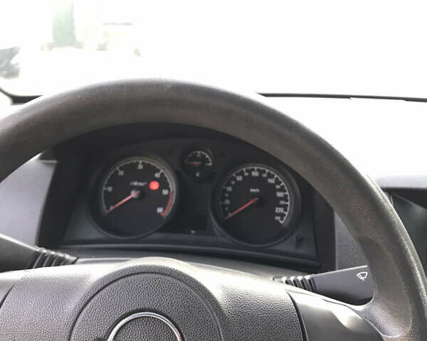 Серый Опель Астра, объемом двигателя 1.7 л и пробегом 250 тыс. км за 5900 $, фото 8 на Automoto.ua