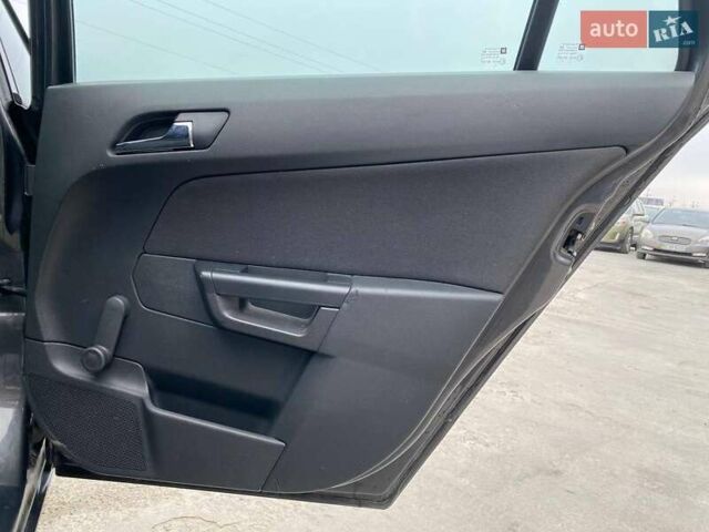 Серый Опель Астра, объемом двигателя 1.6 л и пробегом 192 тыс. км за 6290 $, фото 21 на Automoto.ua