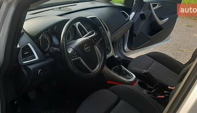 Серый Опель Астра, объемом двигателя 1.7 л и пробегом 248 тыс. км за 6950 $, фото 26 на Automoto.ua