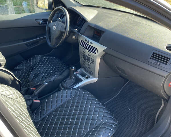 Опель Астра 2011 в Косове на Automoto.ua Серый Опель Астра, объемом двигателя 1.7 л и пробегом 290 тыс. км за 4300 $, фото 14 на Automoto.ua