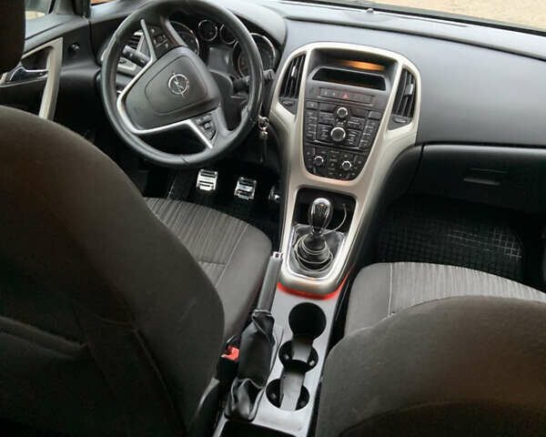 Серый Опель Астра, объемом двигателя 1.69 л и пробегом 230 тыс. км за 7600 $, фото 12 на Automoto.ua