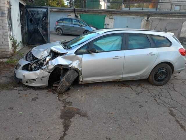 Серый Опель Астра, объемом двигателя 1.7 л и пробегом 200 тыс. км за 2000 $, фото 1 на Automoto.ua