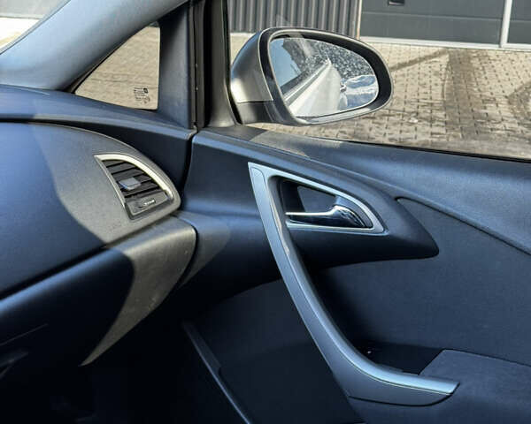 Серый Опель Астра, объемом двигателя 1.7 л и пробегом 285 тыс. км за 6299 $, фото 11 на Automoto.ua