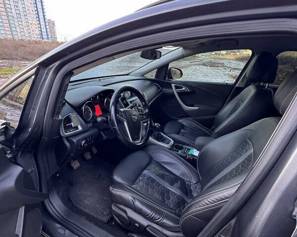 Серый Опель Астра, объемом двигателя 1.7 л и пробегом 280 тыс. км за 6900 $, фото 5 на Automoto.ua