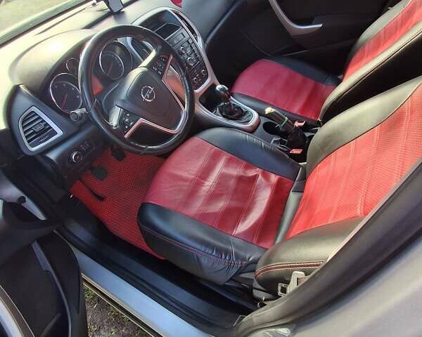 Опель Астра 2011 в Коростене на Automoto.ua Серый Опель Астра, объемом двигателя 1.7 л и пробегом 395 тыс. км за 6400 $, фото 7 на Automoto.ua
