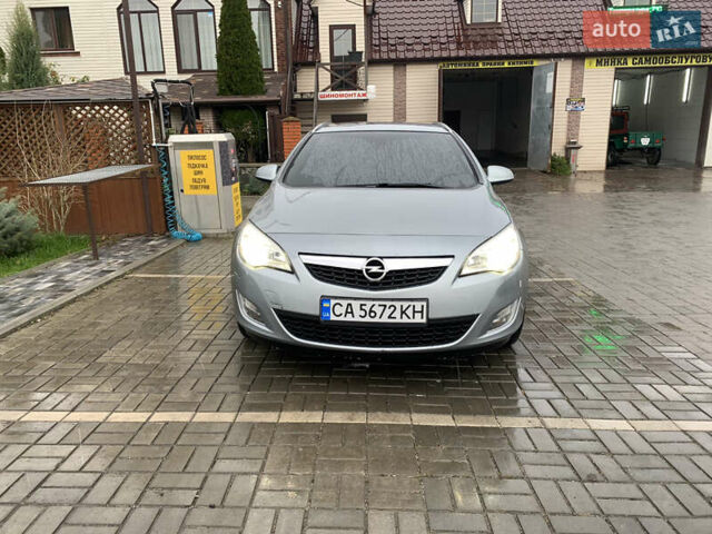 Серый Опель Астра, объемом двигателя 2 л и пробегом 377 тыс. км за 6500 $, фото 4 на Automoto.ua