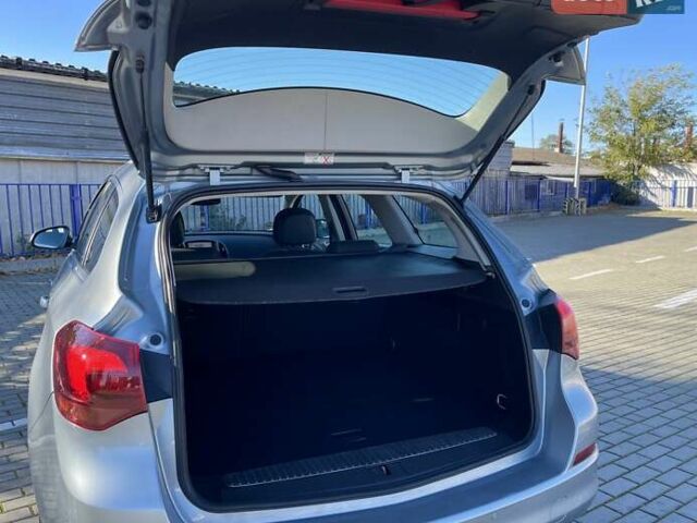 Серый Опель Астра, объемом двигателя 1.7 л и пробегом 259 тыс. км за 7700 $, фото 22 на Automoto.ua